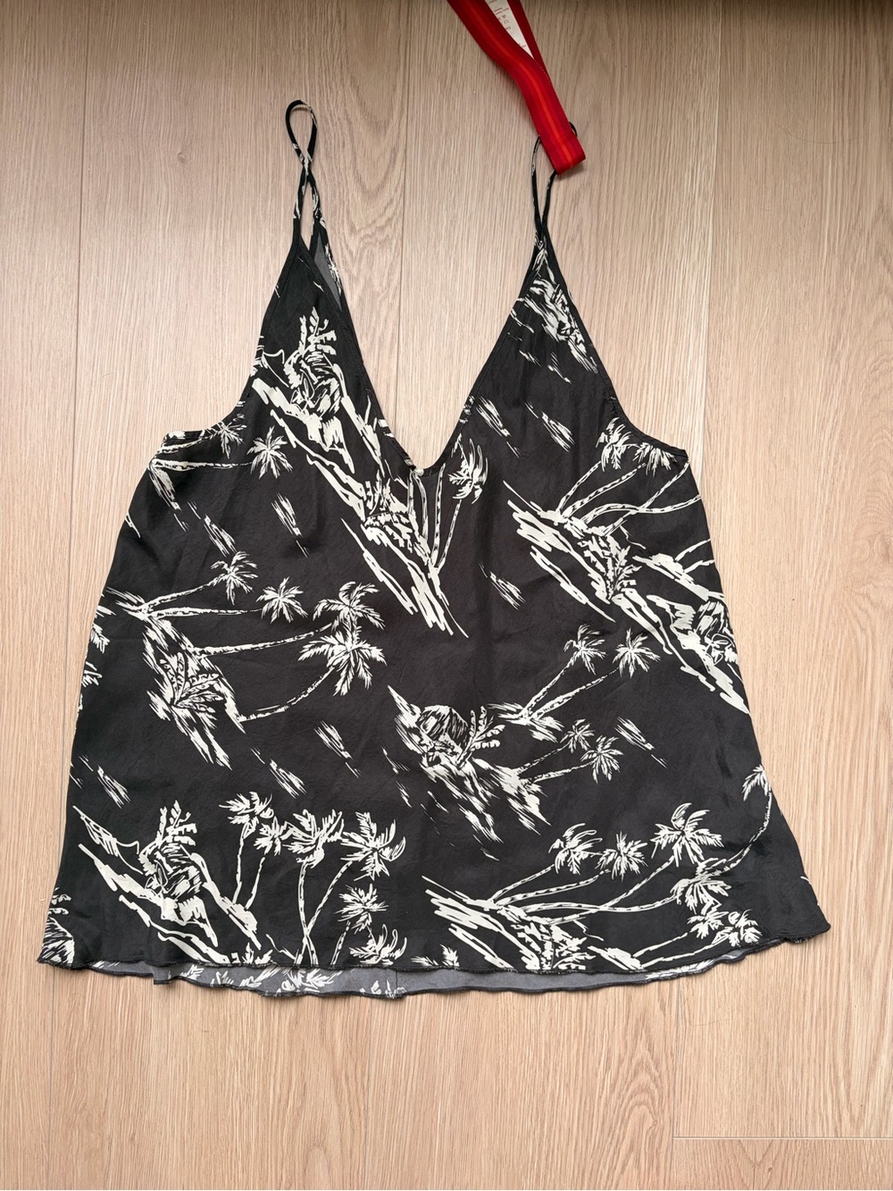 BNWT Left on Friday Black & White Palm Print V-Neck Cami Top